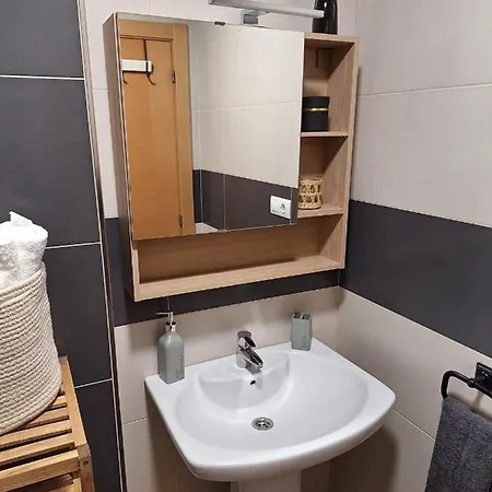 El Arroyu Vut 5585 As גיחון